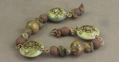 Turtle Design Bead Bracelet