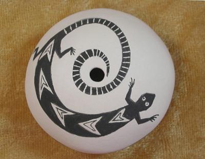 Lizard pot - Mimbres Design