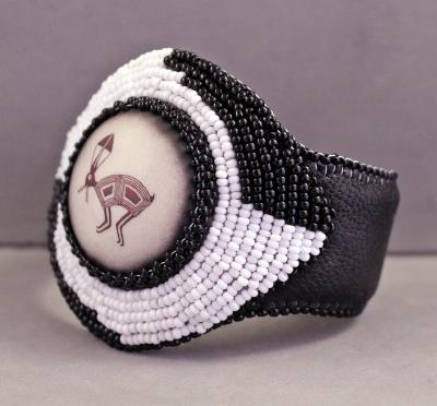 Mimbres Rabbit Transferred Design Beaded Bracelet