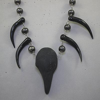 Raven Bead Linked Necklace